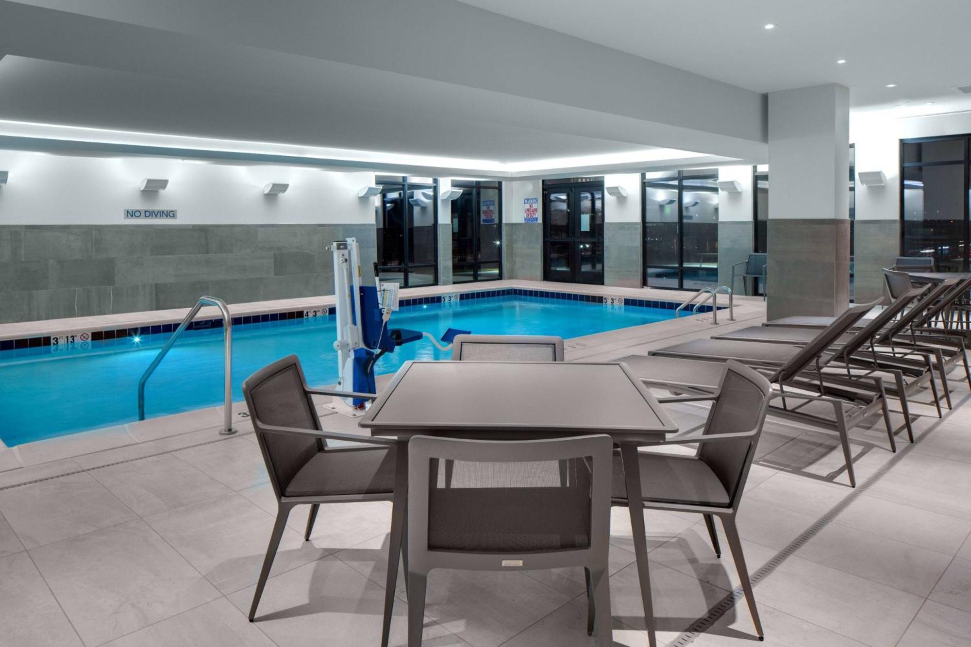 Courtyard By Marriott Jefferson City Exteriör bild
